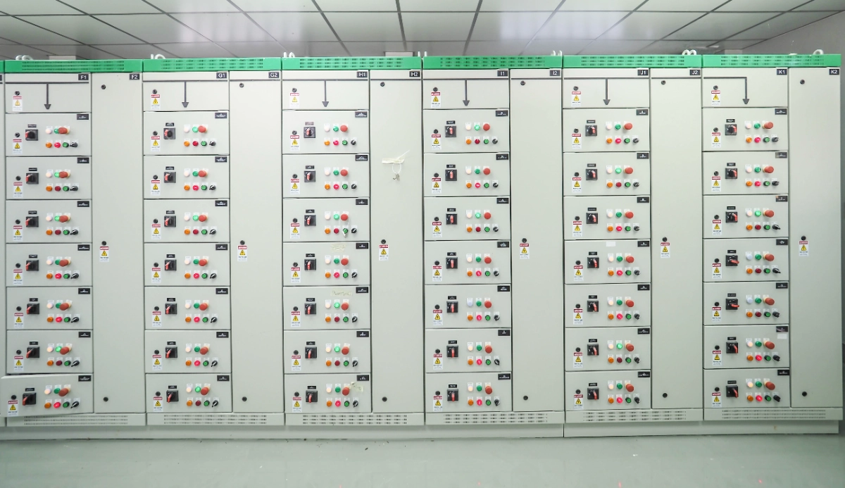 เจาะลึกระบบไฟฟ้าในโรงงานอุตสาหกรรม: การออกแบบ การติดตั้ง และการบำรุงรักษาเพื่อความปลอดภัยสูงสุด